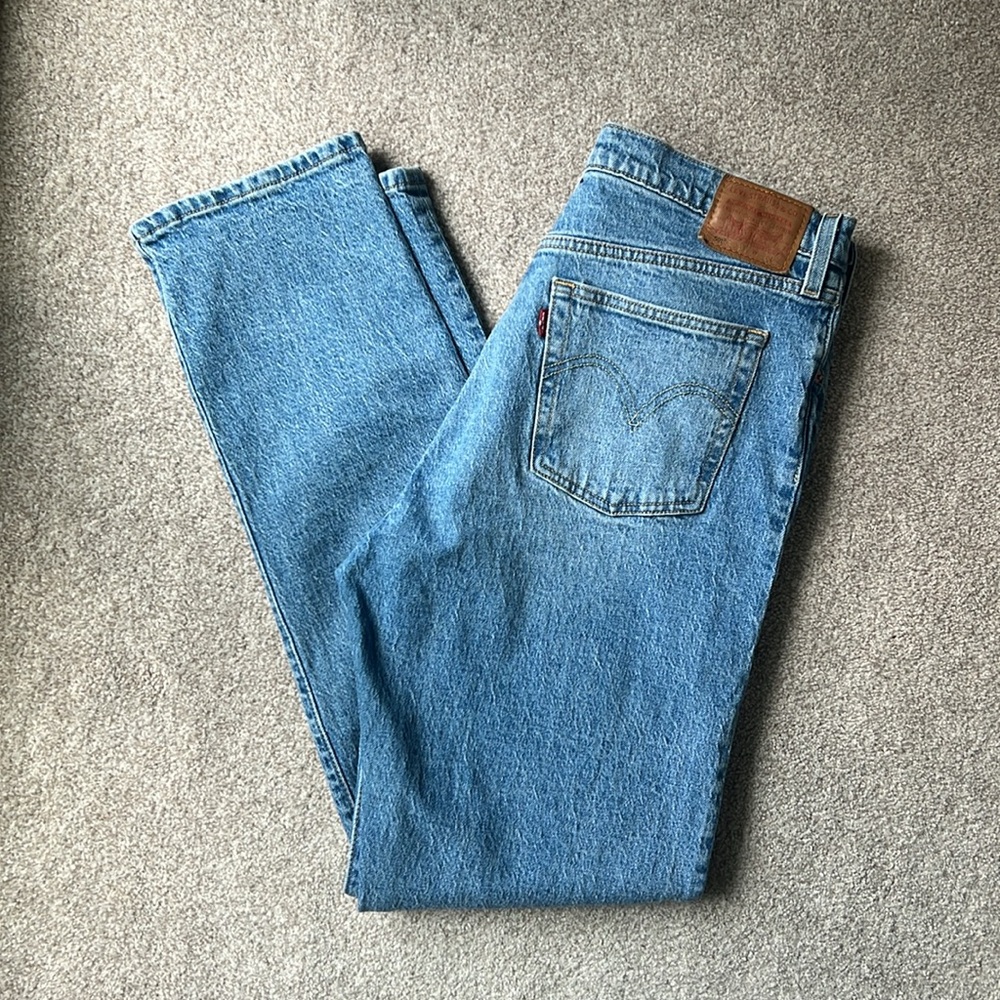 LEVIS 501’s Women’s 33x32 Hollow Days Light Wash High rise straight leg stretch